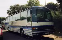 Setra S215 HR, aufgenommen im September 1994 auf dem Parkplatz der Westfalenhallen in Dortmund.