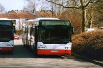 DSW 1664, ein Neoplan Centroliner N4421, aufgenommen im Mrz 2002 an der Haltestelle Hacheney in Dortmund.
