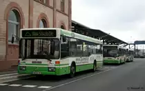 In Aschaffenburg bei der ASTA ist der MB 405 das Standardfahrzeug.
Am 18.8.2010 konnte ich gleich drei st�ck am HBF Aschaffenburg aufnehmen.