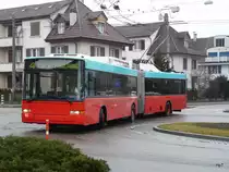 VB Biel - NAW Trolleybus Nr.83 unterwegs auf der Linie 4 im Orpundplatzkreisel am 15.02.2011
