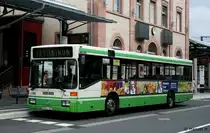 ASTA 122 (AB L 922) wirbt f�r Kentucky Fried Chicken.
Aufgenommen am HBF Aschaffenburg, 18.8.2010.