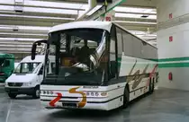 Neoplan Euroliner N316 SHDL, aufgenommen im Oktober 2001 im GWZ der Evobus NL Dortmund.