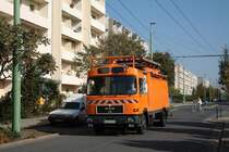 Das Oberleitunginstandhaltungsfahrzeug der BBG Eberswalde im Brandenburgischen Viertel (EW) am 04.10.2010