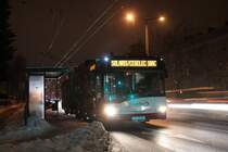 Solaris Trollino 18AC 301 aus Salzburg bei Testfahrten in Eberswalde.
Hier am 20.01.2010 an der Wendestelle Boldtstra�e.