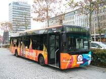 Bogestra Neoplan , Wagen 0109 ,Dienstfahrt,im Bochumer Hbf/Bbf.
als Werbetr�ger  Sole /Saunawelt,LAGO die Therme ,Herne .
(13.11.2007)