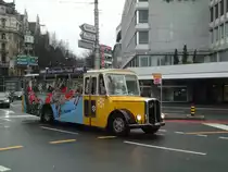 Oldie-Tours Z�risee, Wollerau Nr. 2/SZ 10'418 Saurer/R&J (ex Jaggi, Kippel Nr. 4) am 8. Dezember 2010 Luzern, Bahnhof