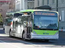 bls - VanHool  Nr.54  BE 679118  bei den Bushaltestellen vor dem Bahnhof in Burgdorf am 