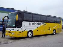 Renault-ILIADE von Eichberger-Reisen brachte  Narren  zum Rieder Faschingsumzug;110220