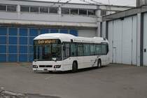 Mit den ersten beiden Volvo 7700 Hybrid kam ebenfalls ein Vorf�hrwagen nach Luzern, der zur Ausbildung des Fahrpersonals gebraucht wurde. Hier aufgenommen im Weinbergli am 18. Januar 2011.