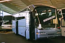 Neoplan Euroliner N313 SHD, aufgenommen im M�rz 2002 im GWZ der Neoplan NL Rhein Ruhr in Oberhausen.
