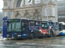 VBL Luzern Nr. 562/LU 15'716 Mercedes Citaro (ex Gowa, Luzern Nr. 62) am 29. Dezember 2010 Luzern, Bahnhof (mit Vollwerbung fr  vbl-Mrlibus )