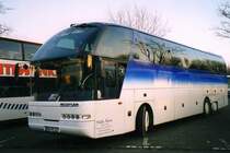 Neoplan Starliner N516 SHDL, aufgenommen im November 2001 auf dem Parkplatz der Westfalenhallen in Dortmund.