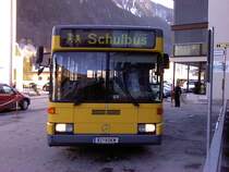 MB 405, Haueis-Reisen, als Extrafahrt fr eine Skischule bei der Haltestelle Brand Dorfbahn, 09.02.2011. (Handyfoto)