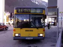 MB 405, Haueis-Reisen, als Extrafahrt f�r eine Skischule bei der Haltestelle Brand Dorfbahn, 09.02.2011. (Handyfoto)