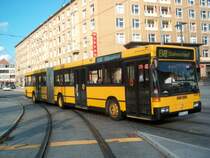 Hier nochmal MB O 405 GN (DVB/253 004-0) auf Linie EV8 auf der Trasse Postplatz/Wallstr. (25.10.06)