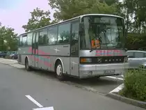 Setra 215 UL steht in Cham zum n�chsten Einsatz bereit.