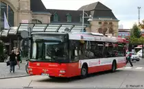 RMV (KO MV 103) am HBF Koblenz, 19.8.2010.
Der Bus wirbt f�r die Sparkasse.
