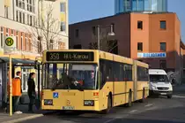Der letzte Sandgelbe Bus in Berlin, 2578. Lossebergplatz in Berlin-Karow
04.03.2011