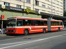 Volvo Gelenk Trolleybus B10M der VB Biel.. Bus Nr 71 Eingeteilt auf der Linie 1 bei der Haltestelle  Bahnhof  .. Foto vom 13.09.2006