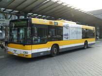 MAN ,Wagen 052 der MVG , Linie 122 von Oberhausen Hbf. nach 
OB Goerdeierstrasse �ber Sterkrade.(20.11.2007) 