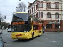 Neoplan Doppelstock Bus,3 Achsen,letzte Achse lenkt mit, von Graf Reisen aus Herne,Einfahrt in die Kohlenstrasse in Bochum.(20.11.2007) 