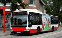 Jasper 8301 (HH JH 3297) mit TB fr Kinder berraschung.
Aufgenommen am Eppendorf Markt, 21.8.2010.
