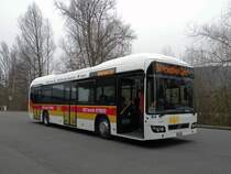Nur fr kurze Zeit testet die BLT einen Volvo 7700 Hybrid Bus auf ihrem Netz. Hier steht er auf dem Hof der Garage Hslimatt fr einen Einsatz auf der Linie 64.