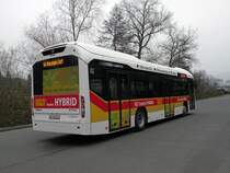 Nur fr kurze Zeit testet die BLT einen Volvo 7700 Hybrid Bus auf ihrem Netz. Hier steht er auf dem Hof der Garage Hslimatt fr einen Einsatz auf der Linie 64.