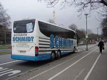 Ein Schmidt Reisen Mercedes Benz Tourismo in Heidelberg am 18.03.11