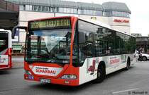 PVG 0351 (PI VG 596) macht Werbung fr Scharbau.
Aufgenommen am ZOB Altona, 21.8.2010. 
