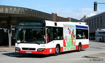 SBG 8282 (HH SE 585).
Der Bus macht Werbung f�r Kinder �beraschung.
Aufgenommen am ZOB Harburg, 21.8.2010.