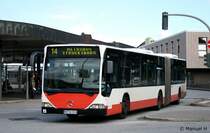 Hochbahn 7018 (HH WW 2918).
Aufgenommen am ZOB Harburg, 21.8.2010.
