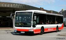 Hochbahn 6012 (HH YB 1072).
Aufgenommen am ZOB Harburg, 21.8.2010. 