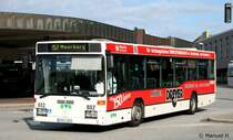 KCG 802 (STD L 1071) macht Werbung f�r M�bel Dreyer.
Aufgenommen am ZOB Harburg, 21.8.2010. 