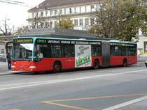 VB Biel - Mercedes Citaro Bus Nr. 145 bei der Haltestelle vor dem SBB Bahnhof in Biel am 19.10.2007