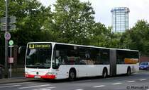 KVB 738 (K VB 738) war am 29.8.2010 als kostenloser Shuttlebus zum Ebertplatz eingesetzt.
Aufgenommen bei der Veranstaltung 50 Jahre Stadtwerke K�ln vor dem Betriebshof K�ln Niehl, 29.8.2010.