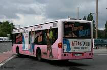 Hier noch eine Heckansicht von KVB 230 mit Hairspray Werbung.
Aufgenommen vor dem Betriebshof K�ln Niehl, 29.8.2010.