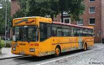 CCS Busreisen (K MV 406).
Dieser MB 405 wurde zu einen Stadtrundfahrtsbus umgebaut.
Er hat ein Faltdach erhalten das man bei sch�nem Wetter �ffnen kann.
Aufgenommen am K�lner Dom, 29.8.2010.