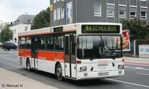 Diesen MAN mit dem Kennzeichen (ME PL 6) habe ich am 1.9.2010 am Postamt in Velbert aufgenommen.
Er f�hrt dort als Schulbus.