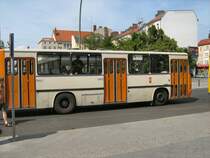 IKARUS-Bus als Linie 7E am Betriebshof Niedersch�nhausen am 20. 5. 2007
