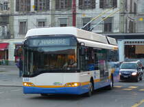 trn La Chaux de Fonds - Solaris Trolleybus Nr.133 unterwegs auf der Linie 1 beim Bahnhof von La Chaux de Fonds im Abendlicht am 22.03.2011


