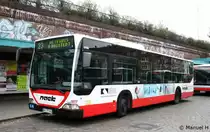 Jasper 8108 (HH TR 942) mit Werbung fr Nack.
Aufgenommen am ZOB Barmbek, 2.9.2010.