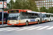 Wagen 6 der Stadtwerke Trier, ein Mercedes O405 GN, aufgenommen im Oktober 1997 in Trier am Hauptbahnhof.
