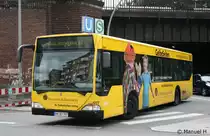 Jasper 8349 (HH BY 797) mit Werbung fr Dumrath und Fassnacht.
Aufgenommen am ZOB Barmbek, 2.9.2010.