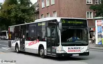 VHH 0734 (HH VM 1859) mit Werbung fr Honda Harke.
Aufgenommen am Bahnhof Bergedorf, 2.9.2010.