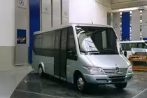 Mercedes Sprinter, aufgenommen im November 2001 auf dem Gelnde der Evobus NL in Dortmund.