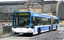 Hochbahn 7209 (HH XY 1538) mit Werbung f�r die Fh-Hamburg.
Aufgenommen am HBF Hamburg, 2.9.2010.