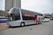 Neoplan Skyliner am ZOB/ in Hannover. Foto vom 06.04.2011.