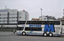 Neoplan Reisebus, am 06.04.2011 in Hannover/ZOB