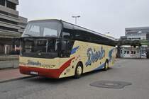 Neoplan Reisebus, am 06.04.2011 am ZOB/Hannover